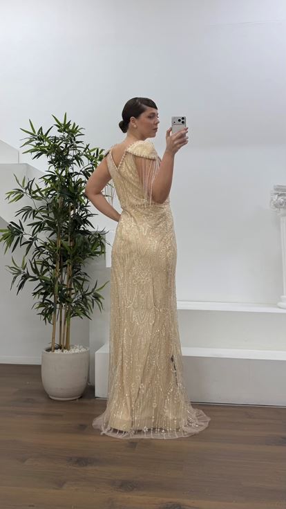 Gold V Yaka   Zincir Püskül Detaylı Abiye Elbise