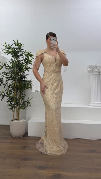 Gold V Yaka   Zincir Püskül Detaylı Abiye Elbise