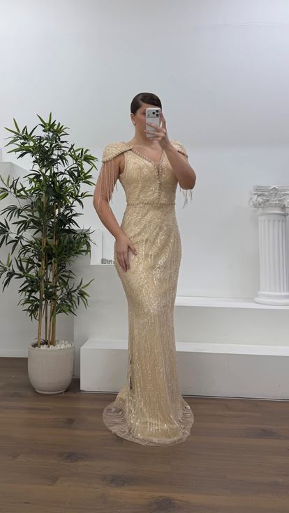 Gold V Yaka   Zincir Püskül Detaylı Abiye Elbise