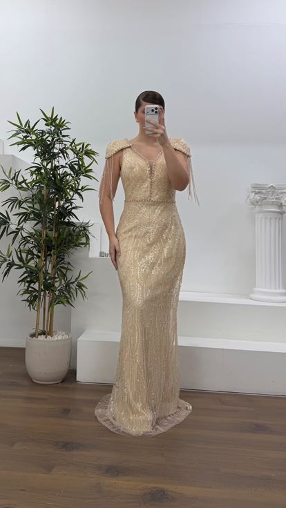 Gold V Yaka   Zincir Püskül Detaylı Abiye Elbise