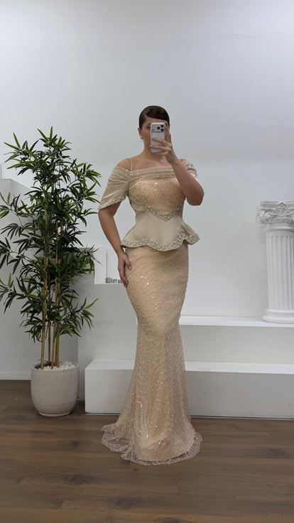 Gold Düşük Omuz Şerit Katmanlı Korse Form Payetli Büyük Beden Abiye Elbise