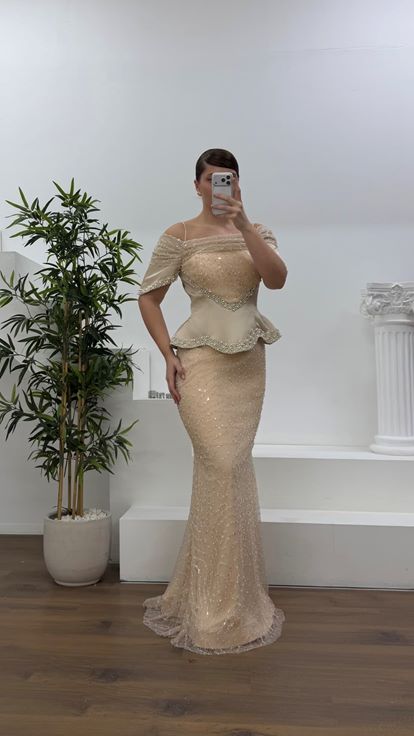 Gold Düşük Omuz Şerit Katmanlı Korse Form Payetli Büyük Beden Abiye Elbise