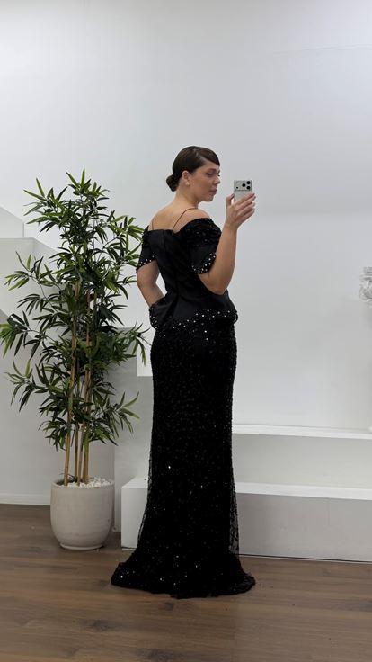 Siyah Düşük Omuz Şerit Katmanlı Korse Form Payetli Büyük Beden Abiye Elbise