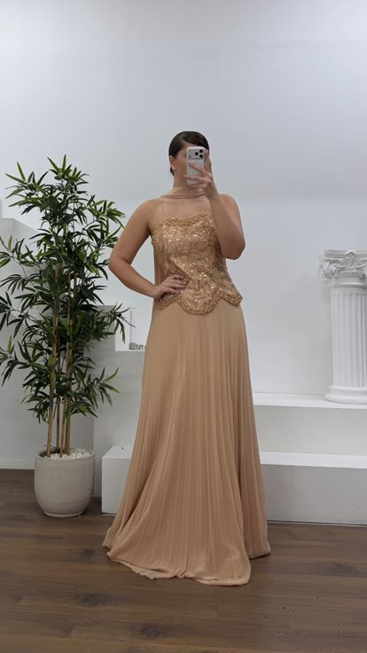 Gold Kalp Yaka Boncuk İşlemeli Şifon Etekli Uzun Büyük Beden Abiye Elbise