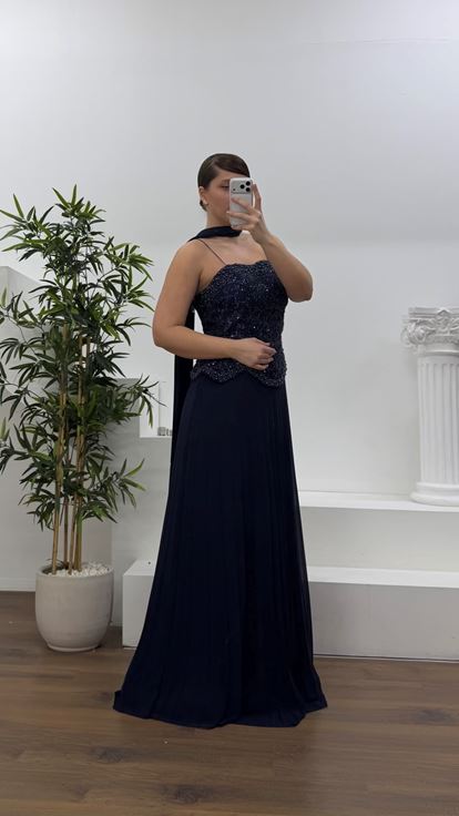 Lacivert Kalp Yaka Boncuk İşlemeli Şifon Etekli Uzun Büyük Beden Abiye Elbise