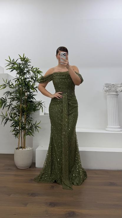 Haki Drapeli Göğüs Yandan Dökümlü Kol Pul Payet Büyük Beden Abiye Elbise