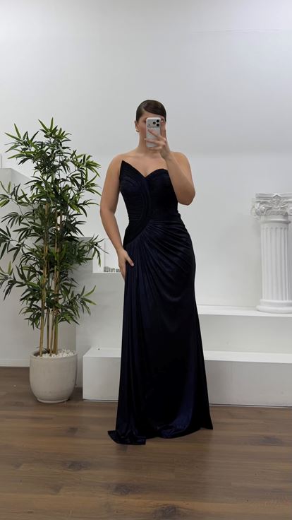 Lacivert Asimetrik Kavis Drapeli Straplez Büyük Beden Abiye Elbise