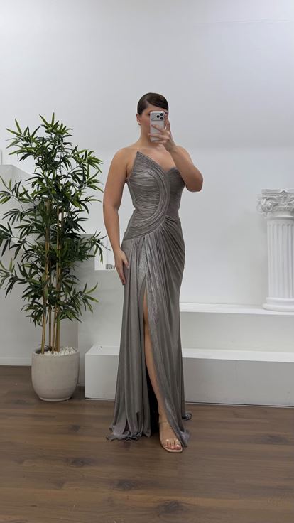 Taş Asimetrik Kavis Drapeli Straplez Büyük Beden Abiye Elbise