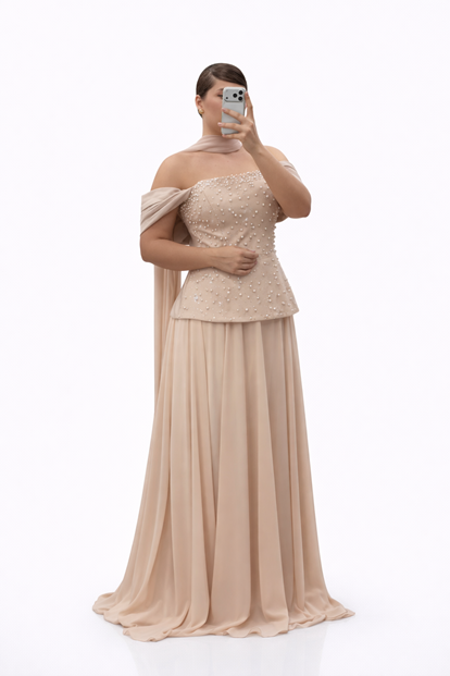 Vestido de noche largo de gasa con peplum y adornos de piedras y perlas  talla grande