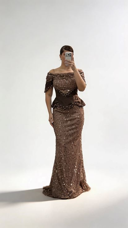 Braunes  schulterfreies  trägerloses Pailletten Abendkleid in Übergröße mit Korsett Optik und Korsett Details