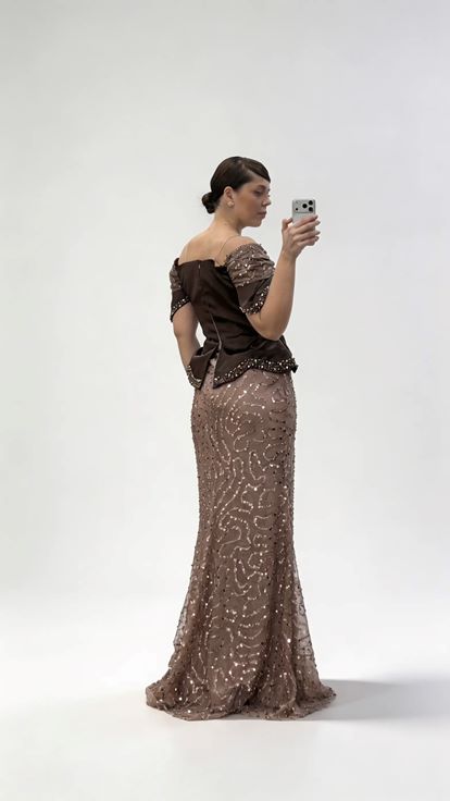 Braunes  schulterfreies  trägerloses Pailletten Abendkleid in Übergröße mit Korsett Optik und Korsett Details