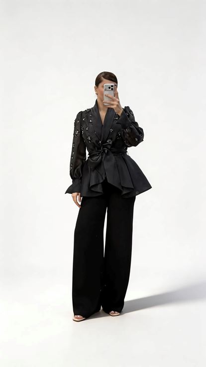 Abendhosen Set in Übergröße mit schwarzer  perlenbesetzter Chiffonjacke