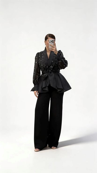 Abendhosen Set in Übergröße mit schwarzer  perlenbesetzter Chiffonjacke