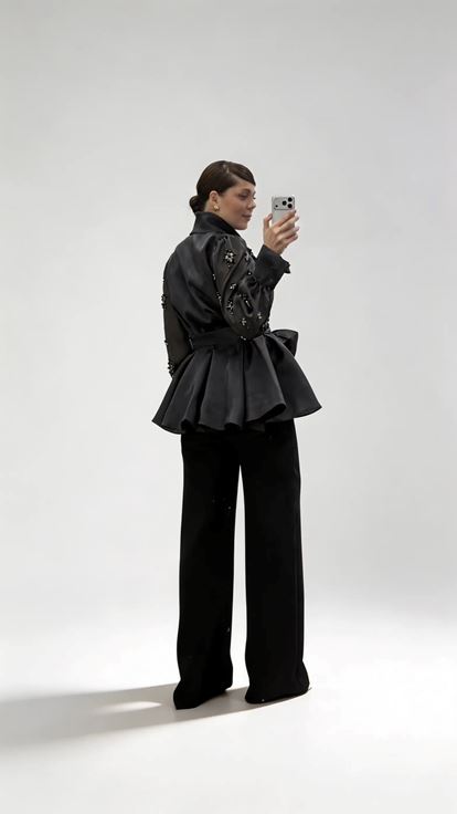 Abendhosen Set in Übergröße mit schwarzer  perlenbesetzter Chiffonjacke