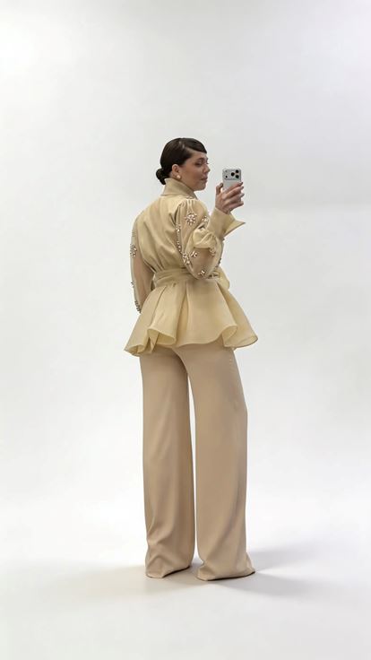 Abendkleid Hosen Set in Übergröße mit nudefarbener  perlenbesetzter Chiffonjacke