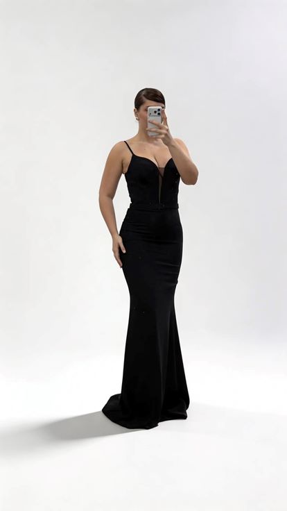 Abendkleid Set in Übergröße mit schwarzer  perlenbesetzter Chiffonjacke und Unterkleid