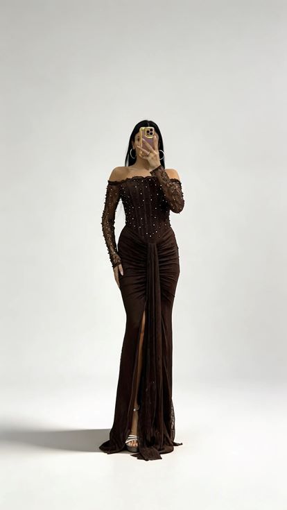 Kahverengi İnci İşlemeli Kayık Yaka Drapeli Uzun Dantel Abiye Elbise