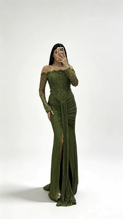 Haki İnci İşlemeli Kayık Yaka Drapeli Uzun Dantel Abiye Elbise