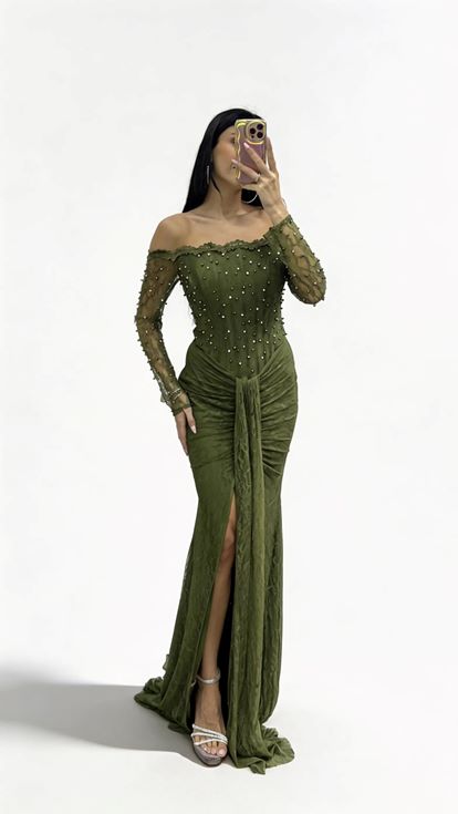 Haki İnci İşlemeli Kayık Yaka Drapeli Uzun Dantel Abiye Elbise