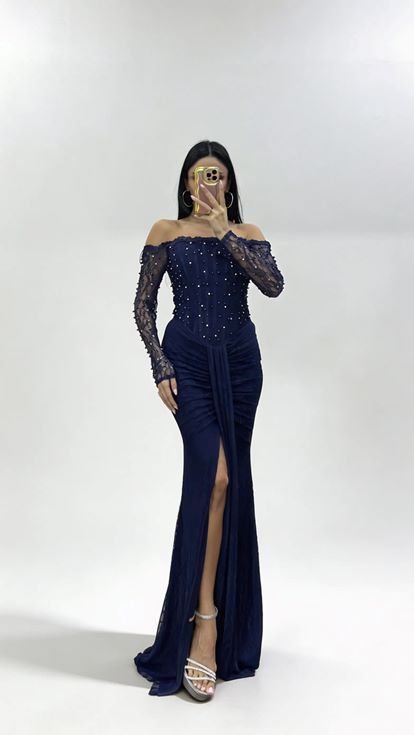 Lacivert İnci İşlemeli Kayık Yaka Drapeli Uzun Dantel Abiye Elbise