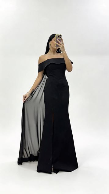 Schwarzes schulterfreies  gerüschtes Abendkleid mit Cape