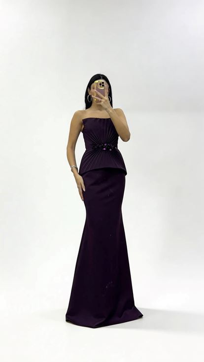 Elegantes  plissiertes Peplum Top in Pflaumenfarbe  langes  mit Steinen verziertes Abendkleid