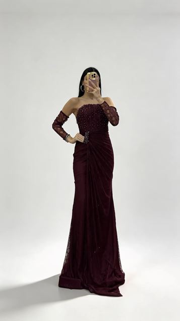 Burgundy Strapless Lace Evening Dress with Stone Buckle