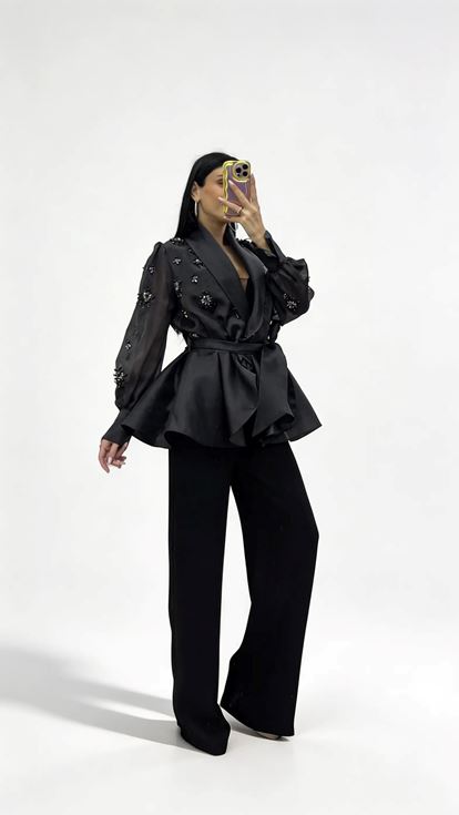 Set aus schwarzem  perlenbesetztem Chiffon Jacket und eleganter Hose