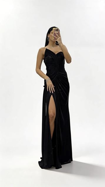 Schwarzes asymmetrisches  geschwungenes  drapiertes  trägerloses Abendkleid