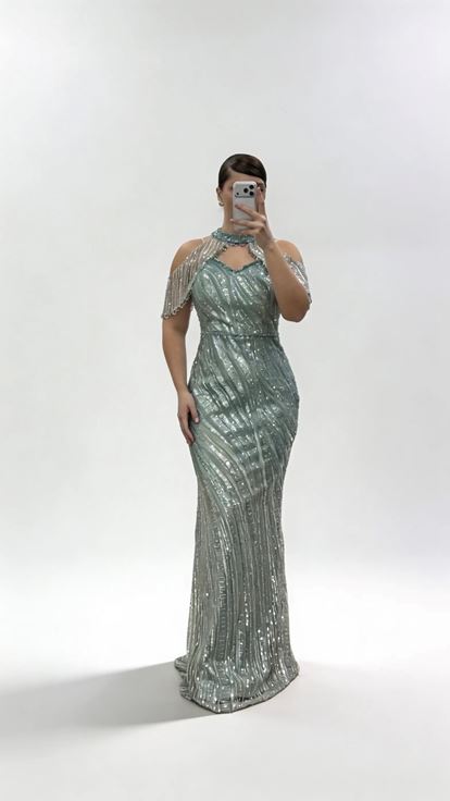 Mintgrünes Neckholder Abendkleid in Übergröße mit Schalkragen  Pailletten und Pailletten
