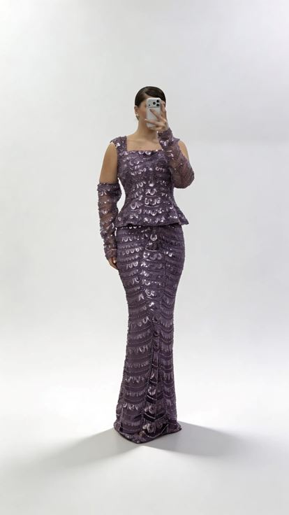 Lilafarbenes  schulterfreies  langärmeliges Pailletten Abendkleid in Übergröße