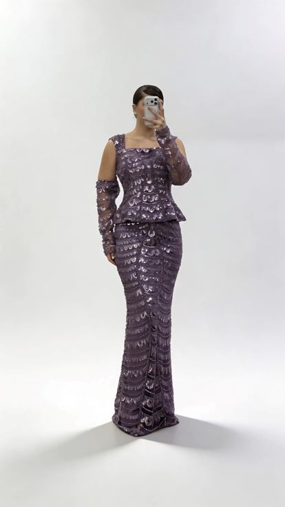 Lilafarbenes  schulterfreies  langärmeliges Pailletten Abendkleid in Übergröße