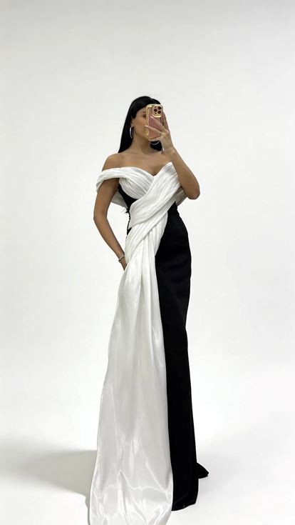 Siyah Kemik Öne Sarkan Şal Detaylı  Drapeli Düşük Omuz Abiye Elbise