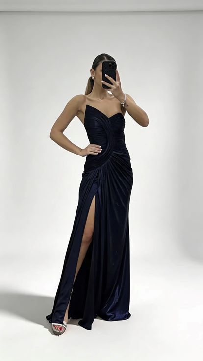 Lacivert Asimetrik Kavis Drapeli Straplez Abiye Elbise