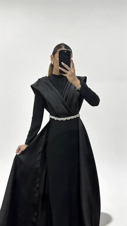 Siyah Hakim Yaka Omuz Drape Detaylı Tesettür Abiye Elbise