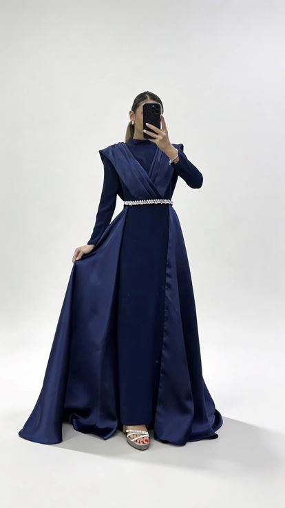Lacivert Hakim Yaka Omuz Drape Detaylı Tesettür Abiye Elbise