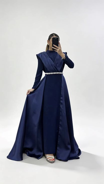 Lacivert Hakim Yaka Omuz Drape Detaylı Tesettür Abiye Elbise