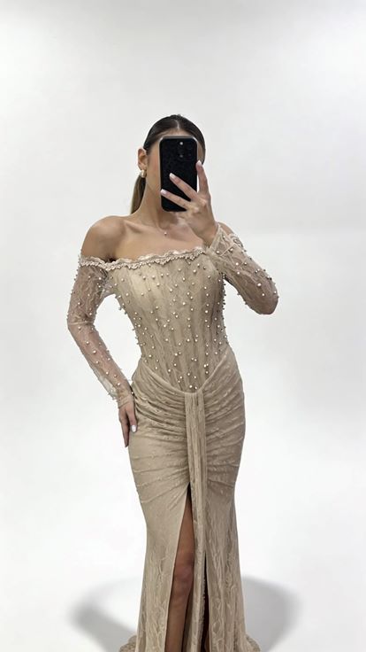 Vizon İnci İşlemeli Kayık Yaka Drapeli Uzun Dantel Abiye Elbise