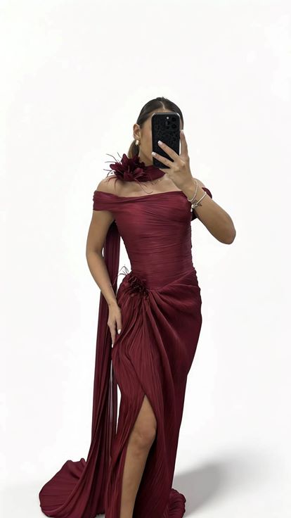 Bordo Boyun Bağlamalı Uzun Şal Detaylı Çiçek Aplikeli Piliseli Abiye Elbise