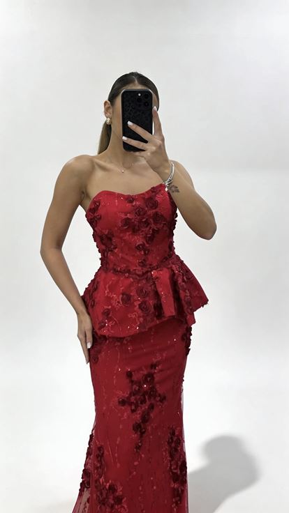 Kırmızı Peplum Kesim Çiçek İşlemeli Straplez Abiye Elbise