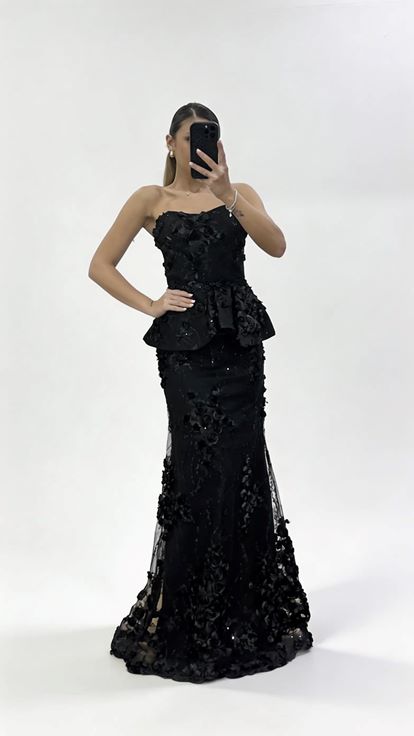 Siyah Peplum Kesim Çiçek İşlemeli Straplez Abiye Elbise