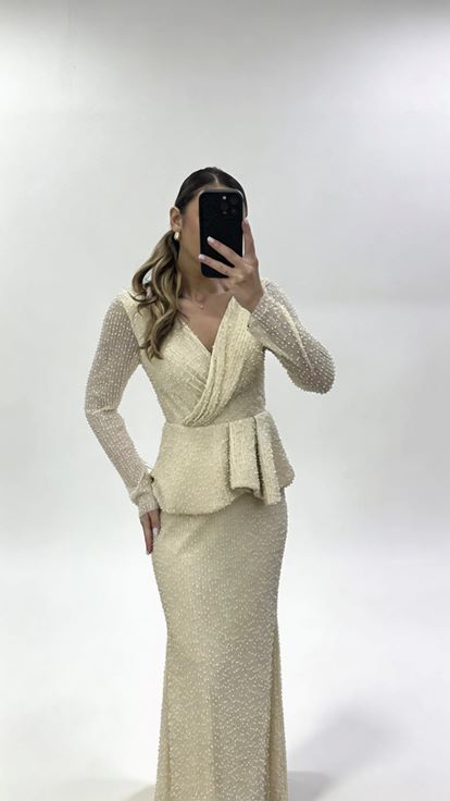 Bej V Yaka Peplum Taş İşlemeli Uzun Kollu Abiye Elbise