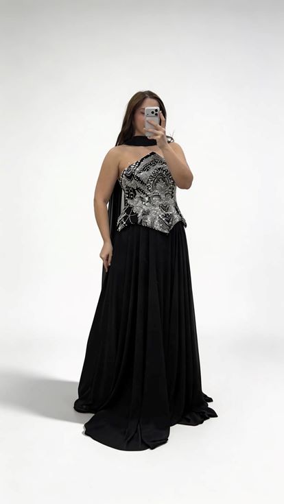 فستان سهرة من الشيفون بدون حمالات مزين باللؤلؤ الأسود، بمقاسات كبيرة