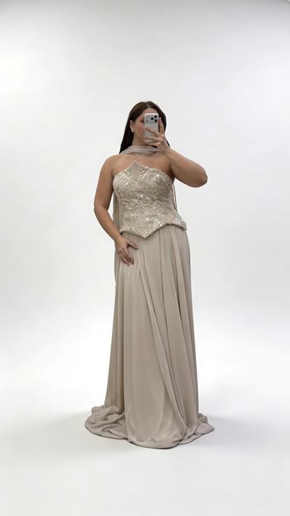 فستان سهرة شيفون بدون حمالات مزين بالأحجار واللؤلؤ، بمقاسات كبيرة