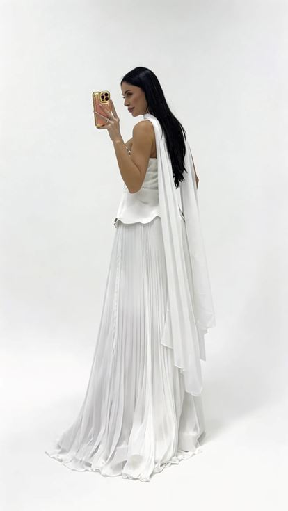 فستان سهرة بدون حمالات مطوي بلون العظم