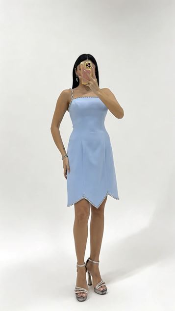 Blaues gestreiftes Abendkleid