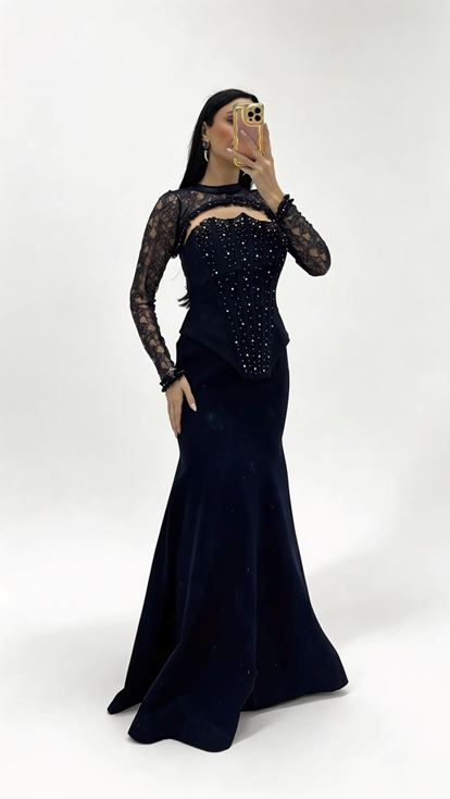 Vestido de noche azul marino con efecto encaje y detalle de corsé