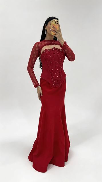 Rotes Abendkleid mit KorsettDetails und Spitzenoptik