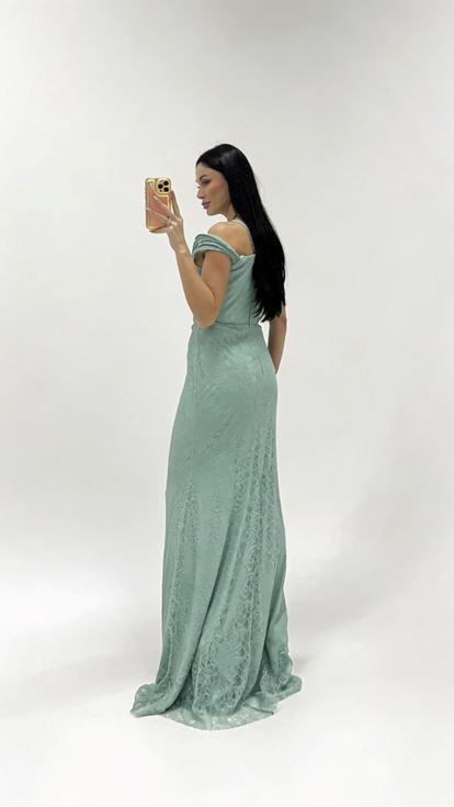فستان سهرة من الدانتيل الجيبور بلون النعناع مكشوف الكتفين