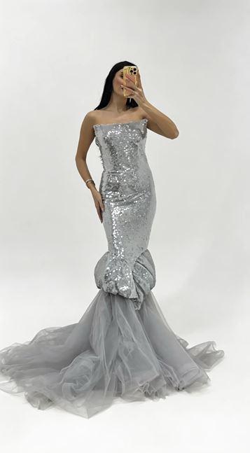 Graues trägerloses PaillettenTüllAbendkleid